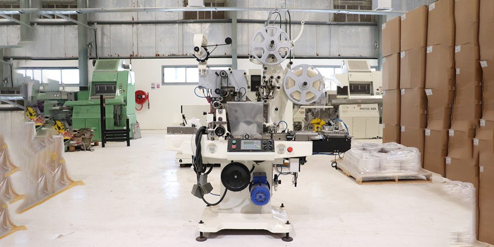 CP-1 – Zigaretten-Cellophaniermaschine für die industrielle Fertigung