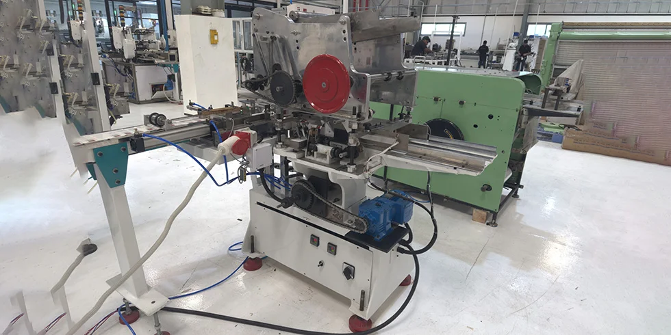 Molins Boxer – Zigaretten-Cellophaniermaschine für die industrielle Fertigung
